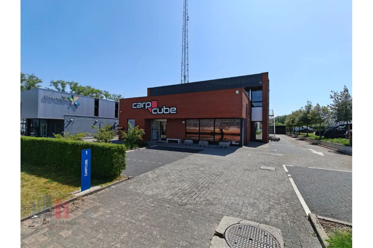 Handelszaak te  koop in Oostkamp 8020 1189000.00€  slaapkamers 985.00m² - Zoekertje 775175