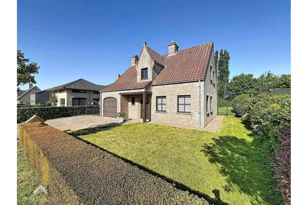 Villa te  koop in Jabbeke 8490 399000.00€ 3 slaapkamers 142.00m² - Zoekertje 774300