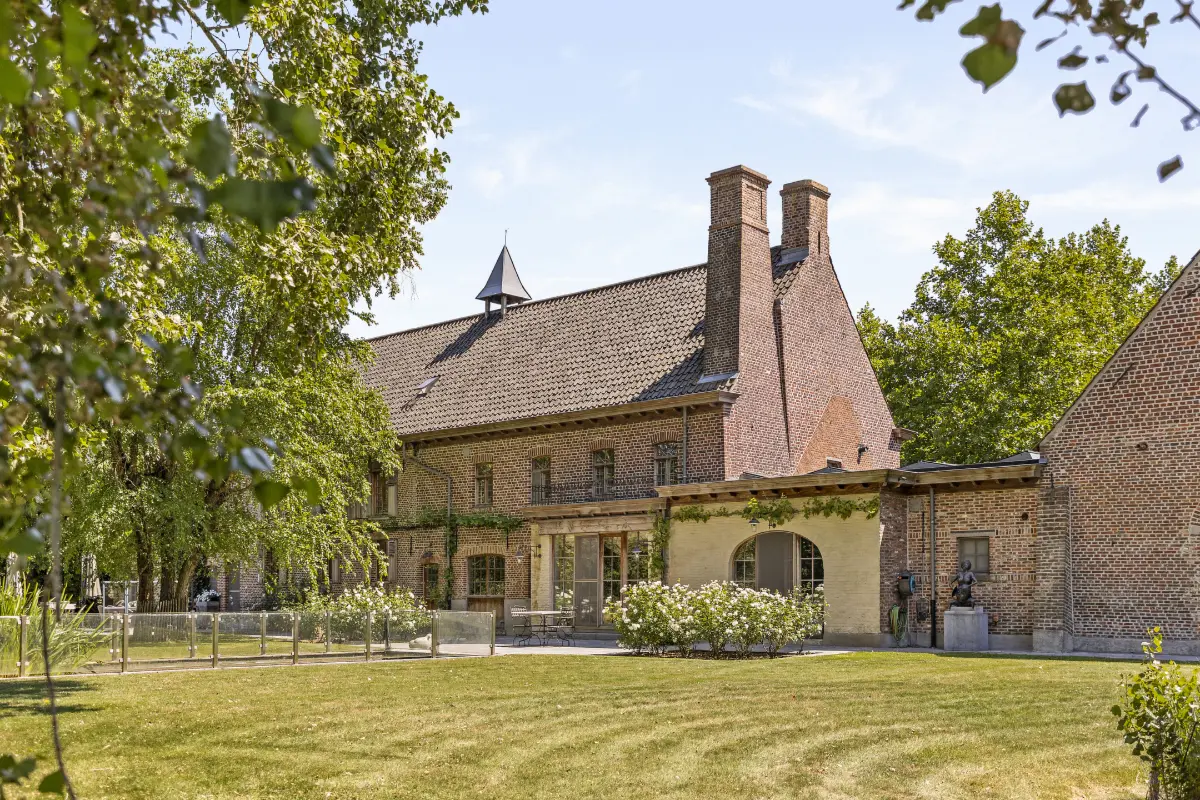 Huis te  koop in Desselgem 8792 2350000.00€ 5 slaapkamers 2500.00m² - Zoekertje 774980