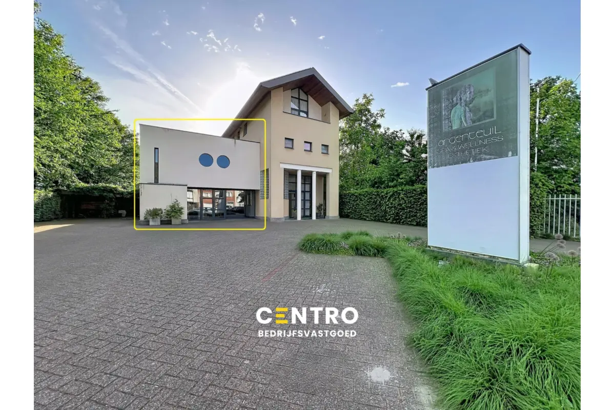 Handelszaak te  huur in Roeselare 8800 0.00€  slaapkamers 240.00m² - Zoekertje 775315