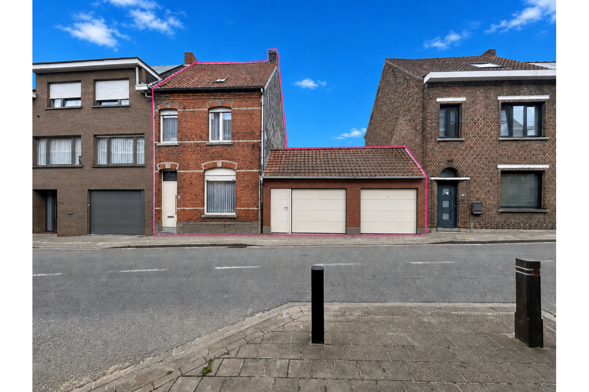 Huis te  koop in Lauwe 8930 295000.00€ 2 slaapkamers 204.00m² - Zoekertje 774998