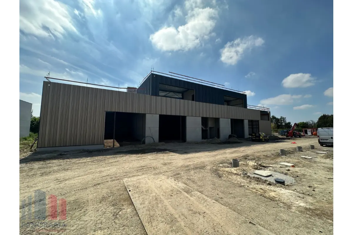 Handelszaak te  koop in Anzegem 8570 738000.00€  slaapkamers 510.00m² - Zoekertje 775170