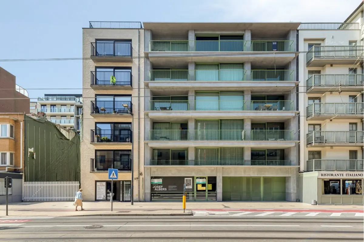 Handelszaak te  koop in Oostduinkerke 8670 1331000.00€  slaapkamers 179.00m² - Zoekertje 776501