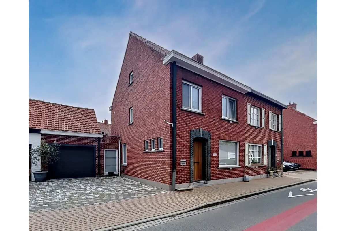 Huis te  koop in Ingelmunster 8770 289000.00€ 4 slaapkamers m² - Zoekertje 775604