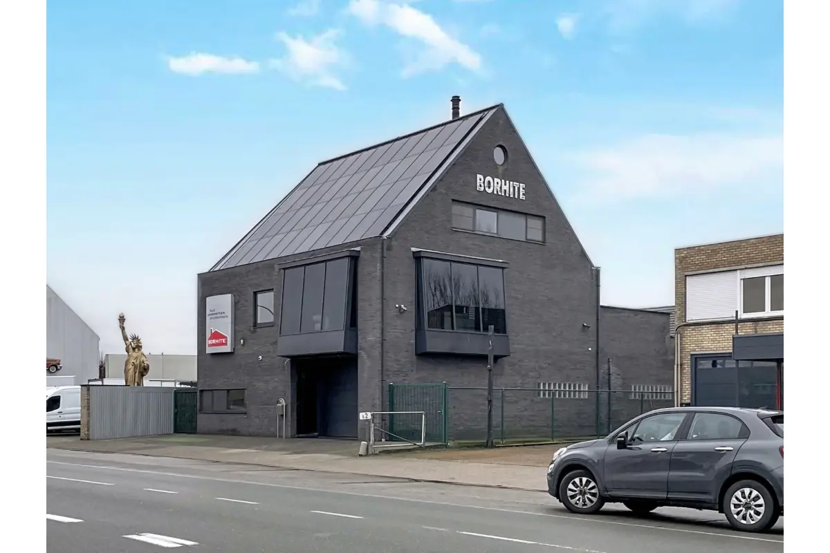 Handelszaak te  koop in Zedelgem 8210 895000.00€  slaapkamers 483.00m² - Zoekertje 775557
