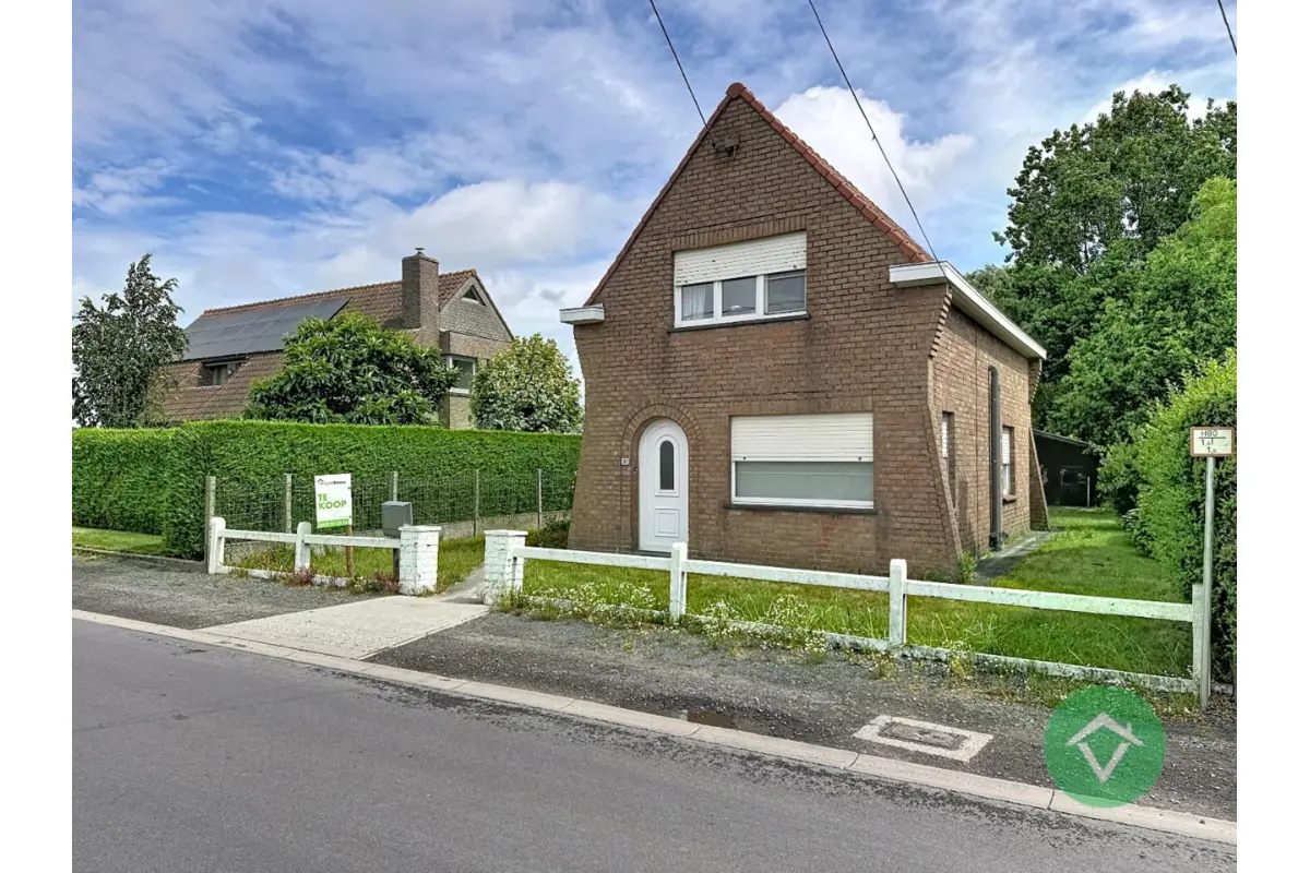 Huis te  koop in Aartrijke 8211 242000.00€ 2 slaapkamers 94.00m² - Zoekertje 776636