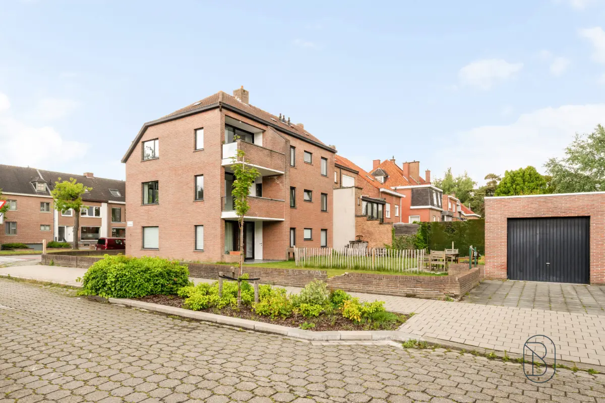 Appartement te  koop in Kortrijk 8500 330000.00€ 2 slaapkamers 95.00m² - Zoekertje 776166