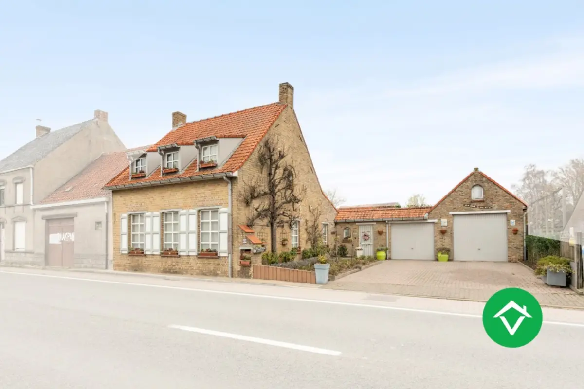 Huis te  koop in Oudenburg 8460 338000.00€ 3 slaapkamers 170.00m² - Zoekertje 776091