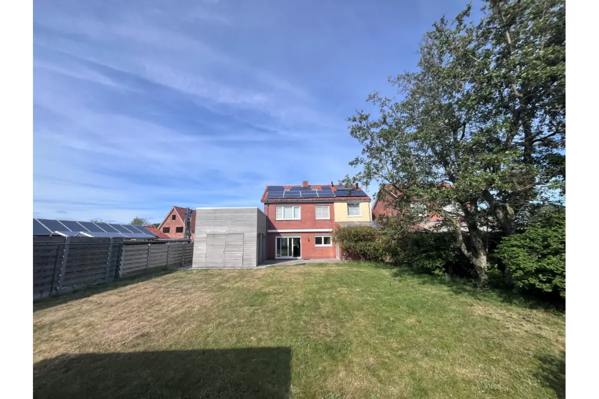 Huis te  koop in Koksijde 8670 420000.00€ 4 slaapkamers m² - Zoekertje 777756