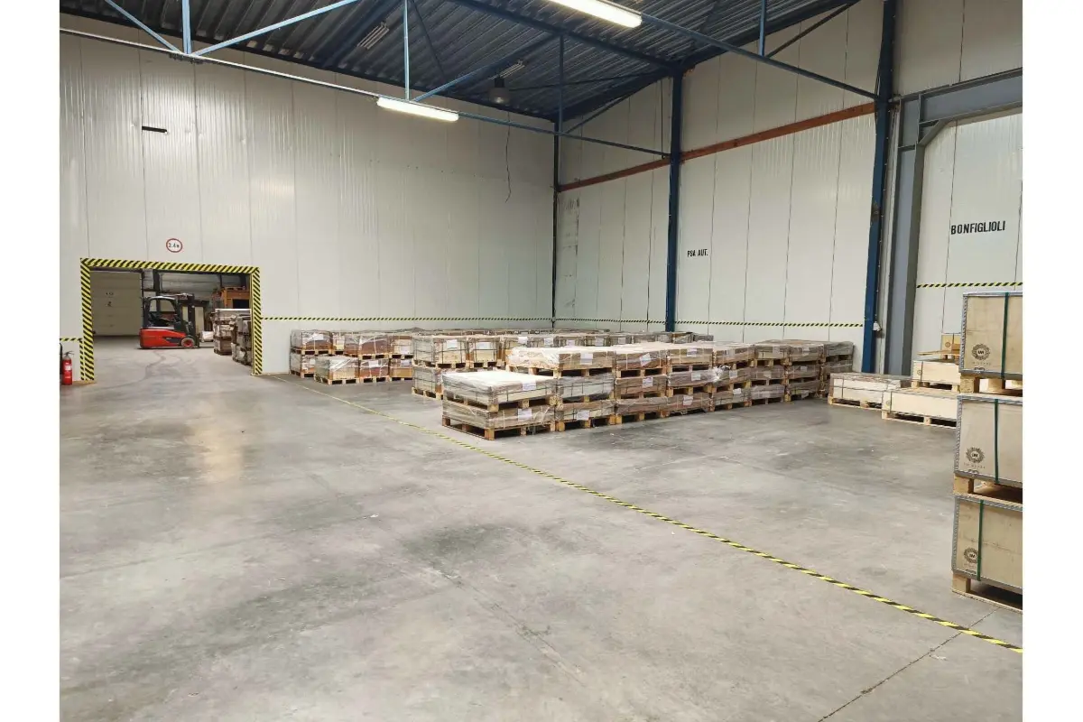 Handelszaak te  huur in Brugge 8000 4000.00€ 0 slaapkamers m² - Zoekertje 778531
