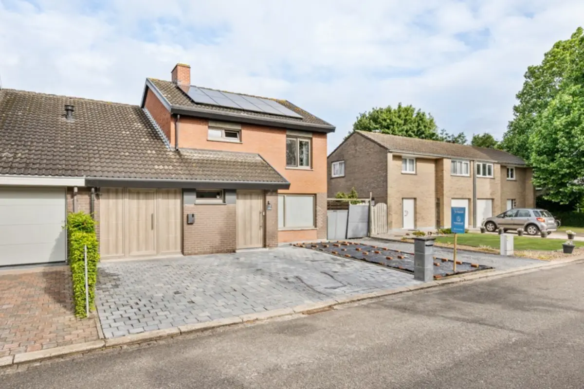 Huis te  koop in Moorsele 8560 360000.00€ 4 slaapkamers 215.00m² - Zoekertje 778747