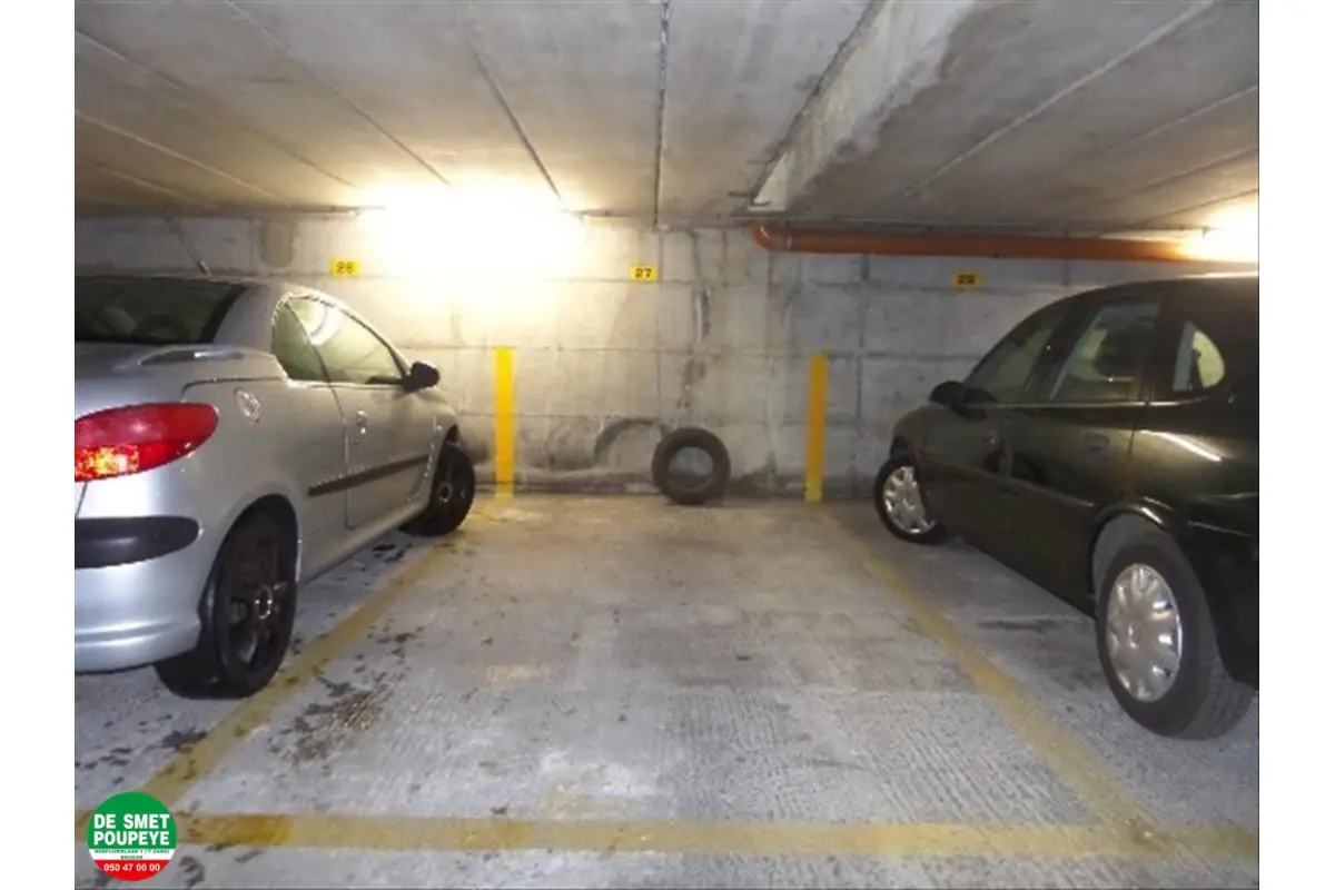 Parking & garage te  huur in Sint-Kruis 8310 60.00€  slaapkamers m² - Zoekertje 778800