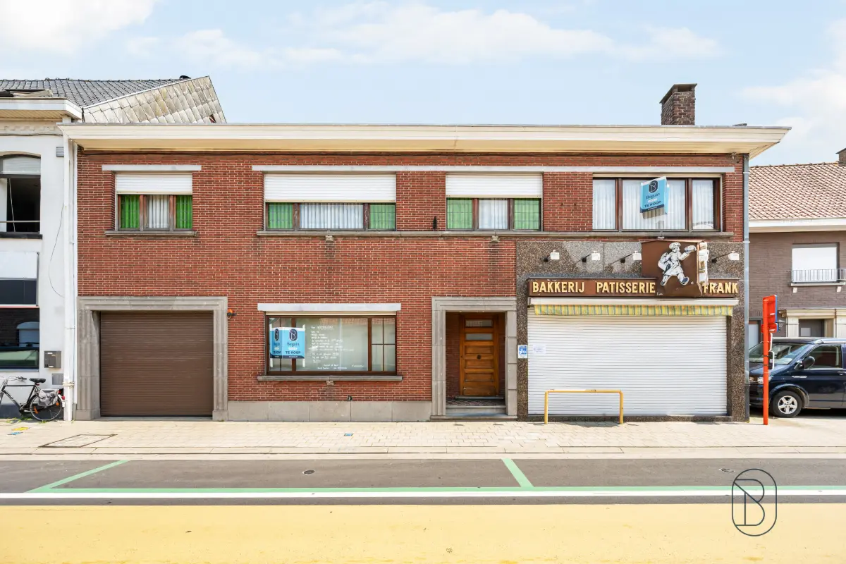 Huis te  koop in Deerlijk 8540 395000.00€ 5 slaapkamers 472.00m² - Zoekertje 779279