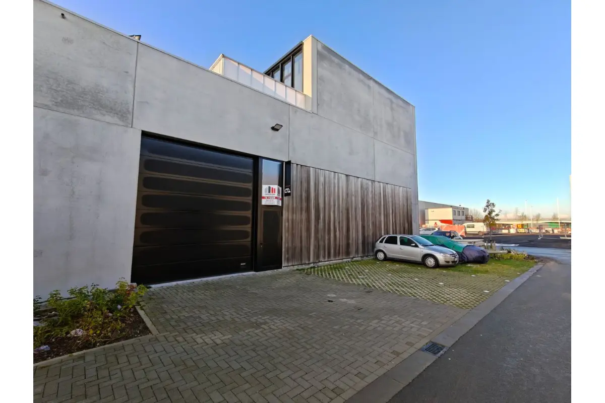 Handelszaak te  huur in Sint-Michiels 8200 1375.00€  slaapkamers 275.00m² - Zoekertje 779822