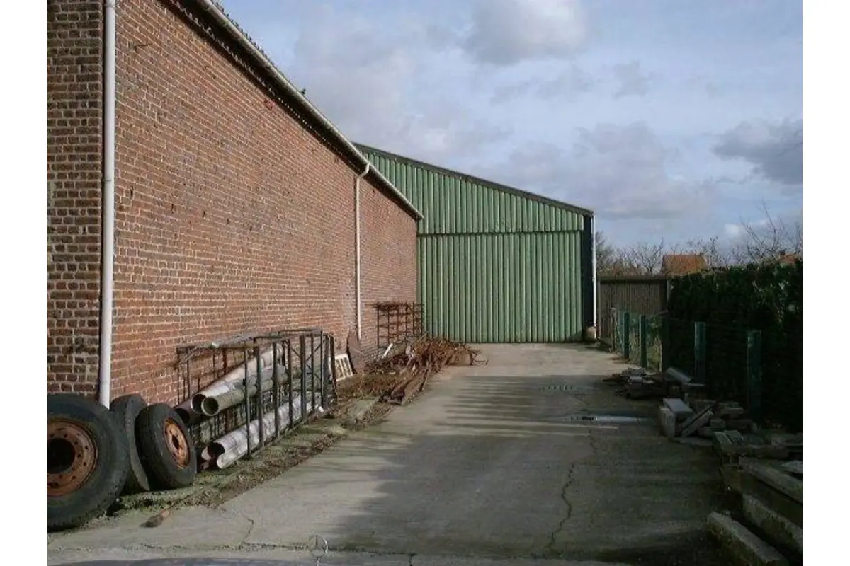 Handelszaak te  huur in Gullegem 8560 900.00€  slaapkamers m² - Zoekertje 779044