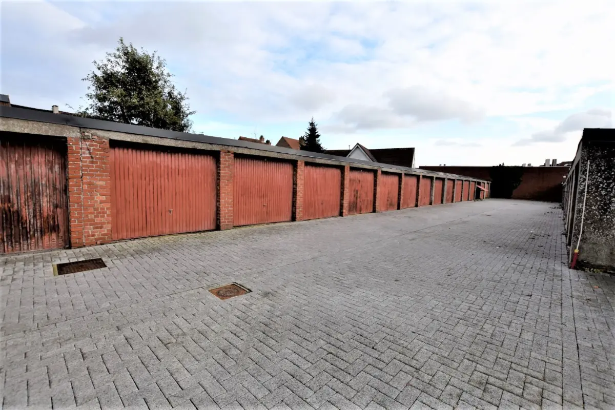 Parking & garage te  huur in Assebroek 8310 85.00€  slaapkamers m² - Zoekertje 779106