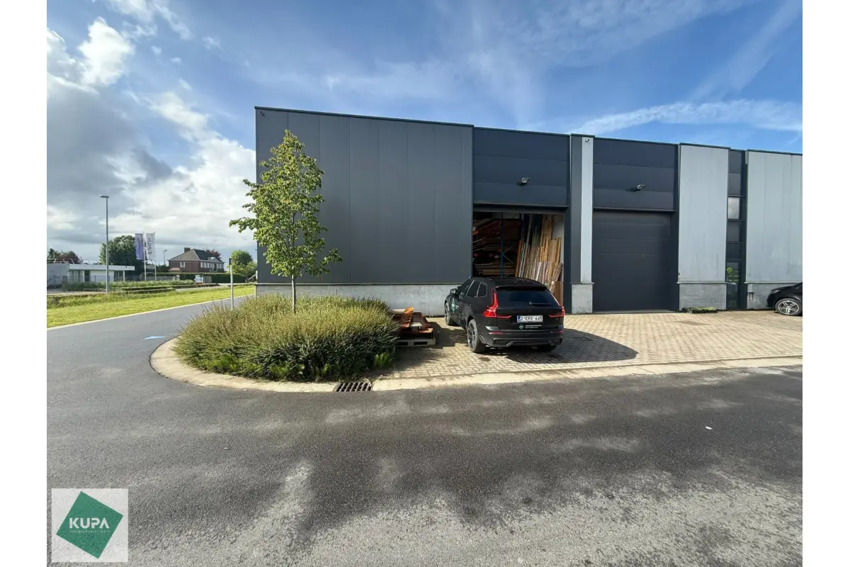 Handelszaak te  huur in Wielsbeke 8710 945.00€  slaapkamers 189.00m² - Zoekertje 779038