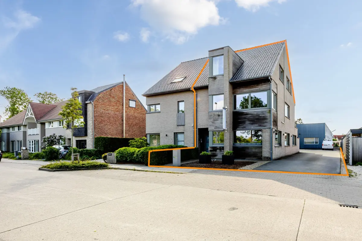 Handelszaak te  koop in Brugge 8000 0.00€  slaapkamers m² - Zoekertje 779771