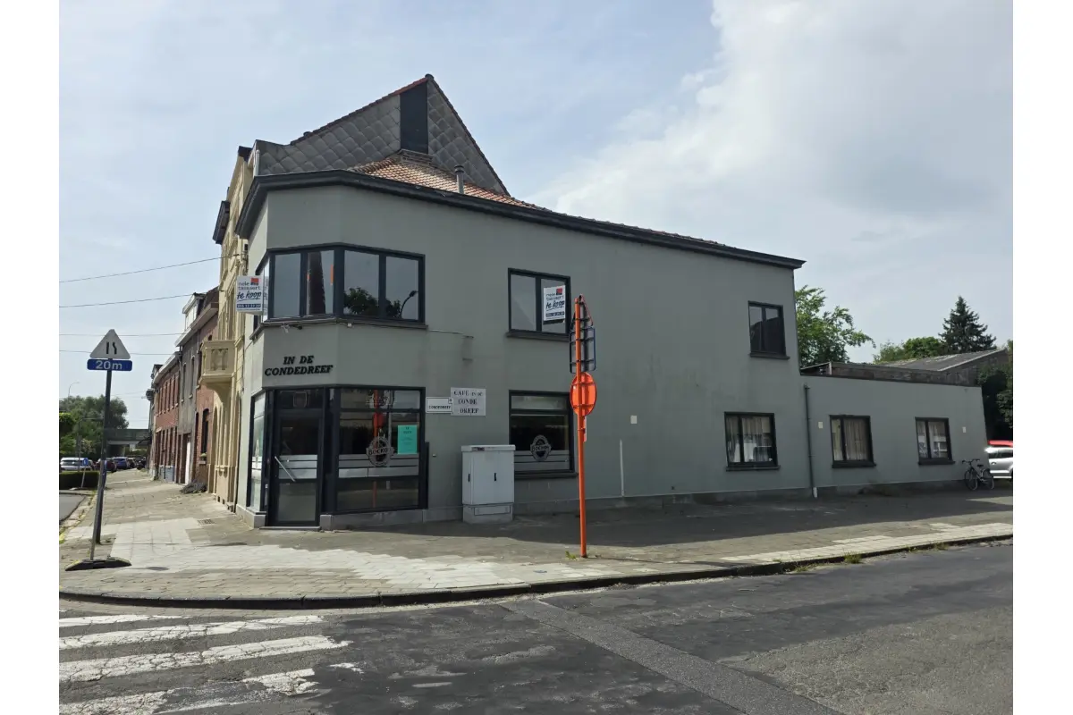 Handelszaak te  koop in Kortrijk 8500 195000.00€  slaapkamers 204.00m² - Zoekertje 779182