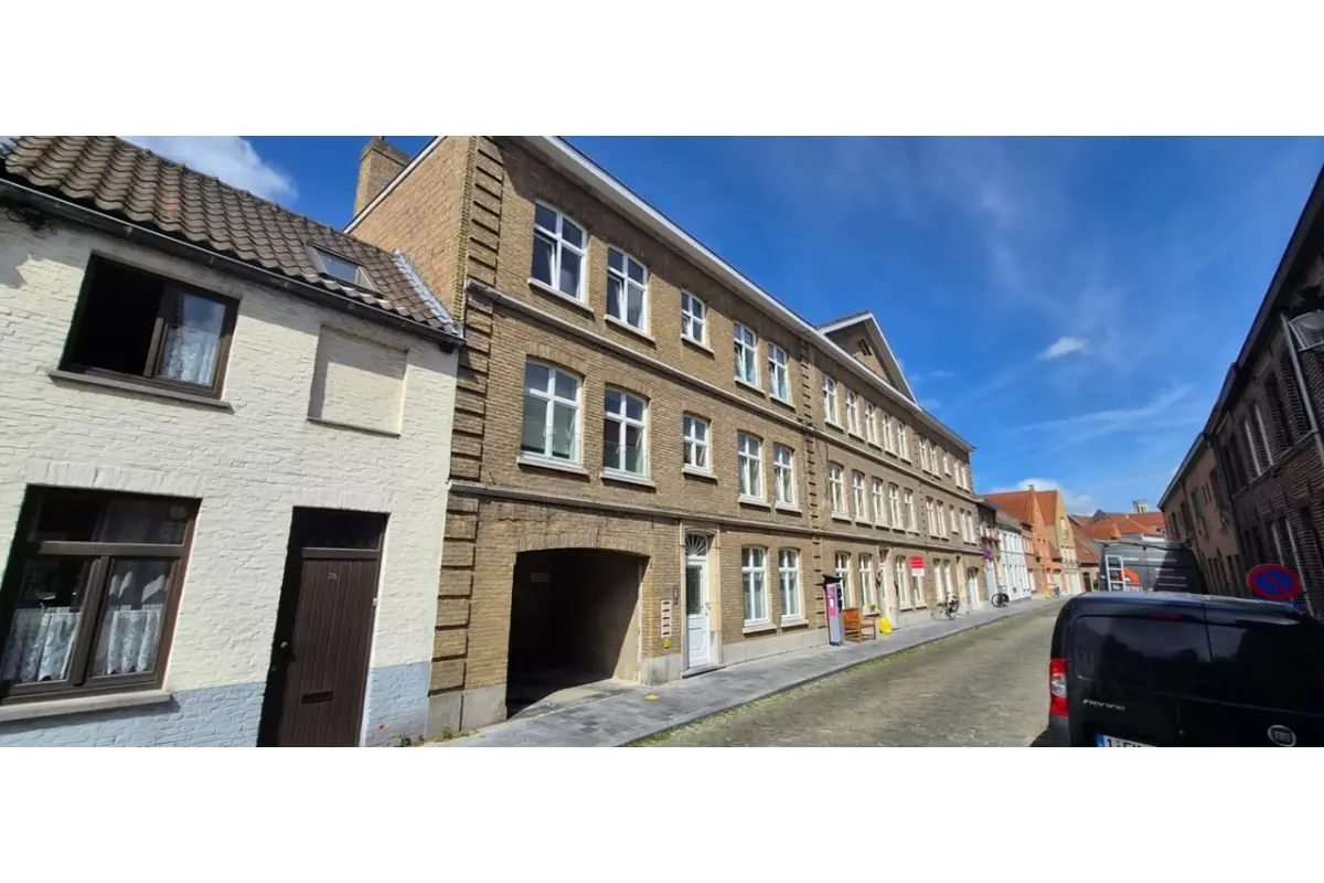 Appartement te  huur in Brugge 8000 825.00€  slaapkamers m² - Zoekertje 780297