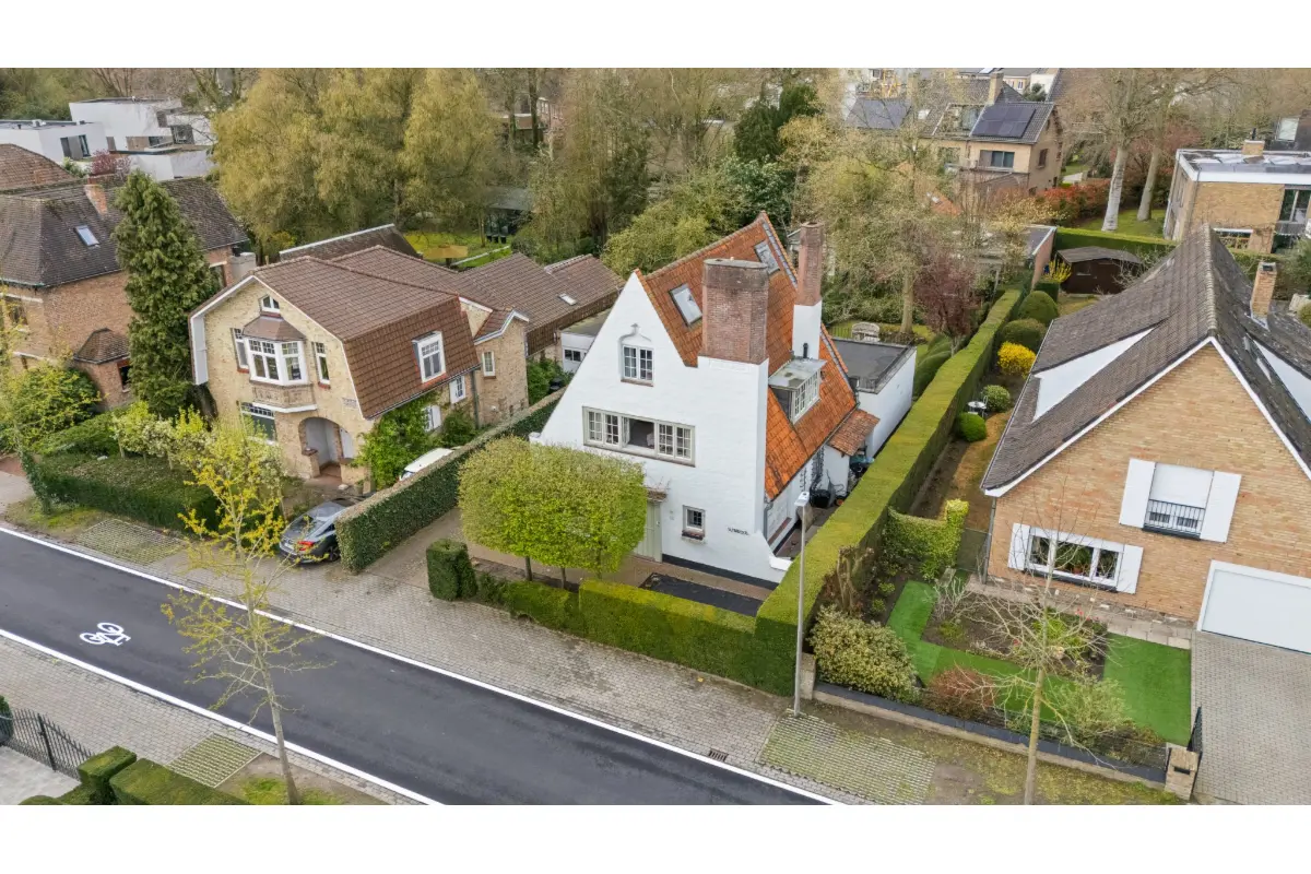 Villa te  koop in Sint-Michiels 8200 848800.00€ 4 slaapkamers 411.00m² - Zoekertje 780462