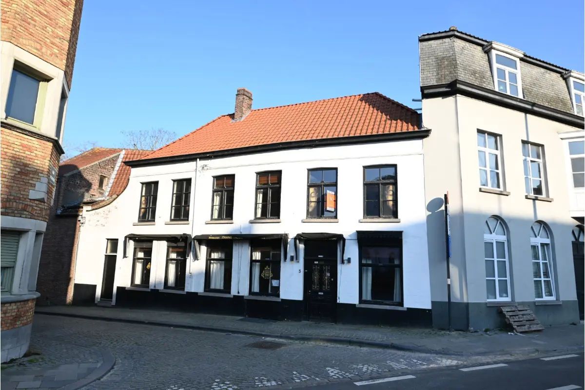 Handelszaak te  koop in Brugge 8000 348000.00€ 3 slaapkamers 233.00m² - Zoekertje 783230