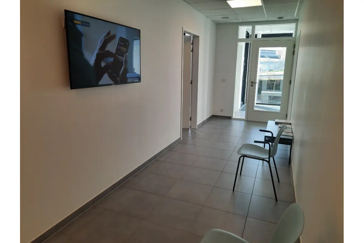 Handelszaak te  huur in Kortrijk 8500 1000.00€  slaapkamers m² - Zoekertje 782580
