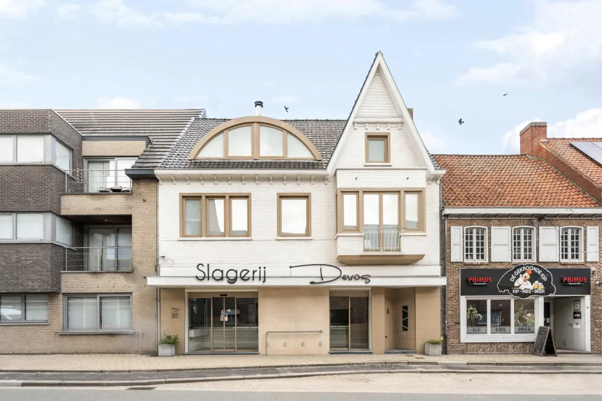 Handelszaak te  koop in Sint-Eloois-Vijve 8793 695000.00€  slaapkamers 390.00m² - Zoekertje 782179
