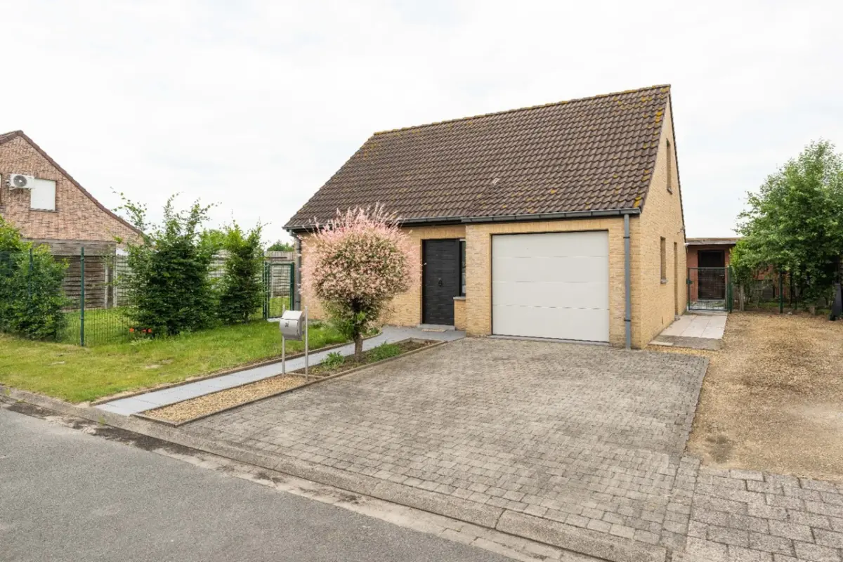 Huis te  koop in Ingelmunster 8770 325000.00€ 2 slaapkamers 120.00m² - Zoekertje 782600