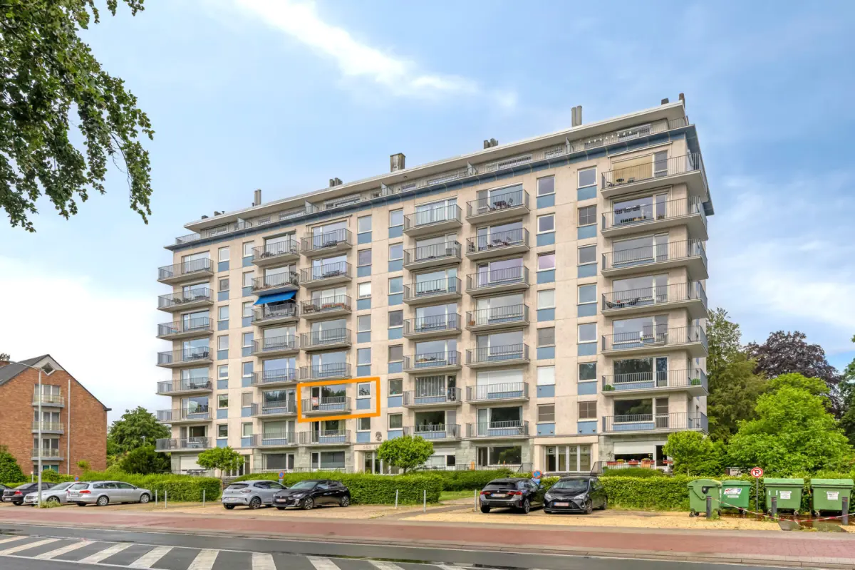 Appartement te  koop in Sint-Michiels 8200 315000.00€ 2 slaapkamers 96.00m² - Zoekertje 783004