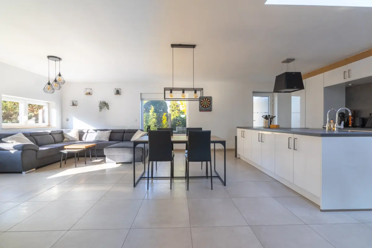 Huis te  koop in Spiere 8587 330000.00€ 3 slaapkamers 160.00m² - Zoekertje 782292