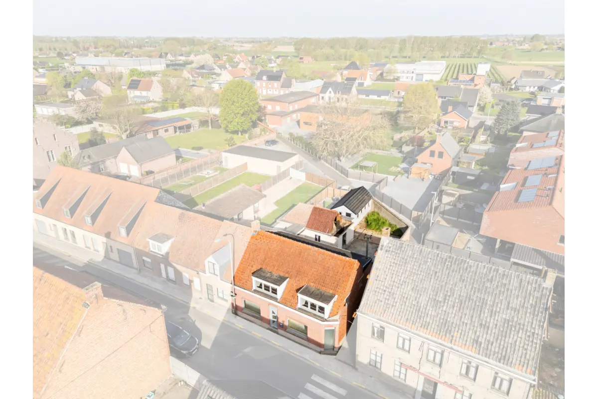 Huis te  koop in Markegem 8720 225000.00€ 3 slaapkamers 215.00m² - Zoekertje 782861