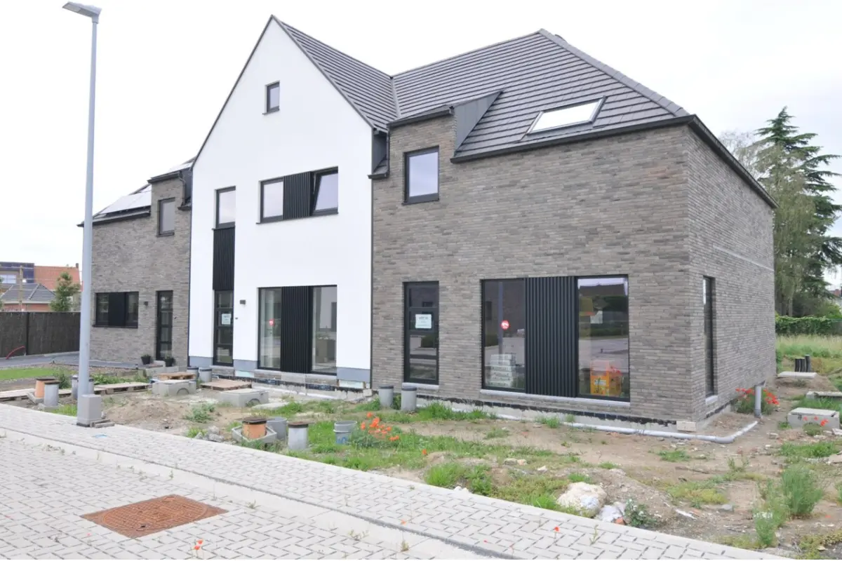 Huis te  koop in Wielsbeke 8710 352500.00€ 3 slaapkamers 175.00m² - Zoekertje 782590