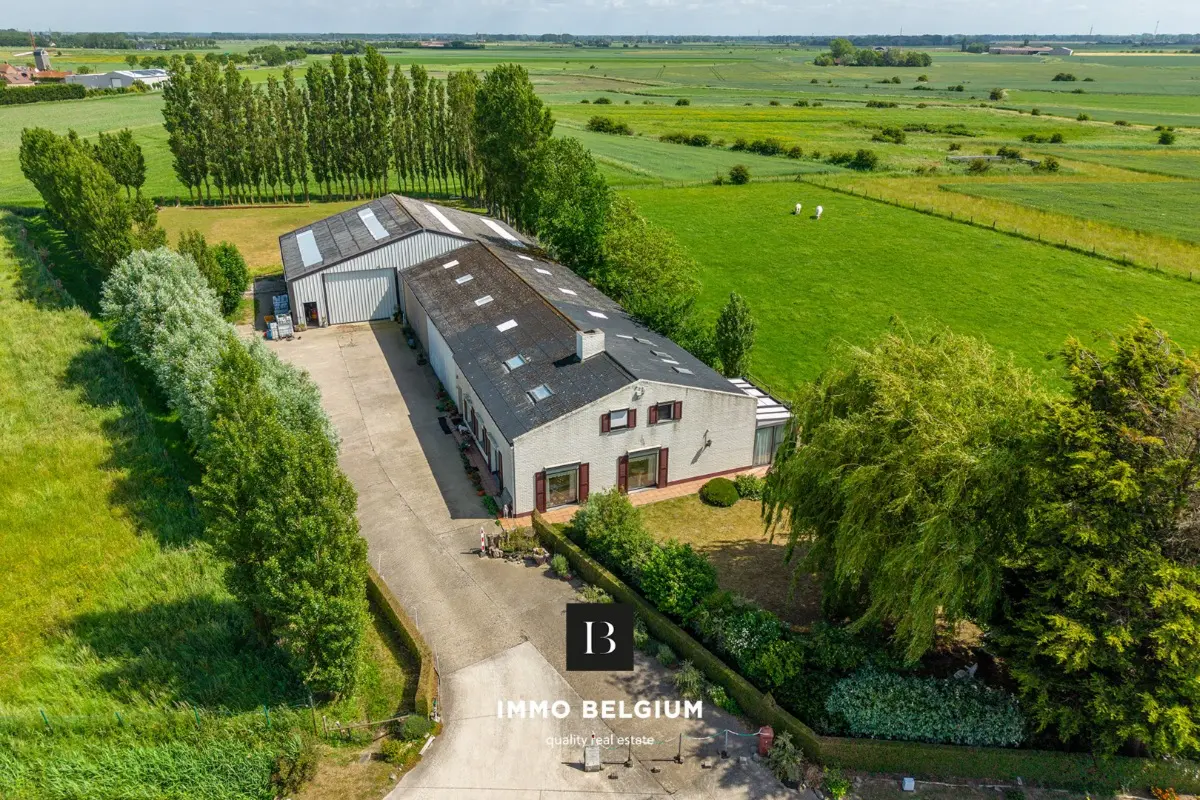 Handelszaak te  koop in De Haan 8420 675000.00€ 3 slaapkamers 222.00m² - Zoekertje 784340