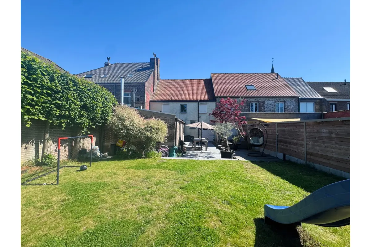 Huis te  koop in Zedelgem 8210 355000.00€ 4 slaapkamers 214.00m² - Zoekertje 784472