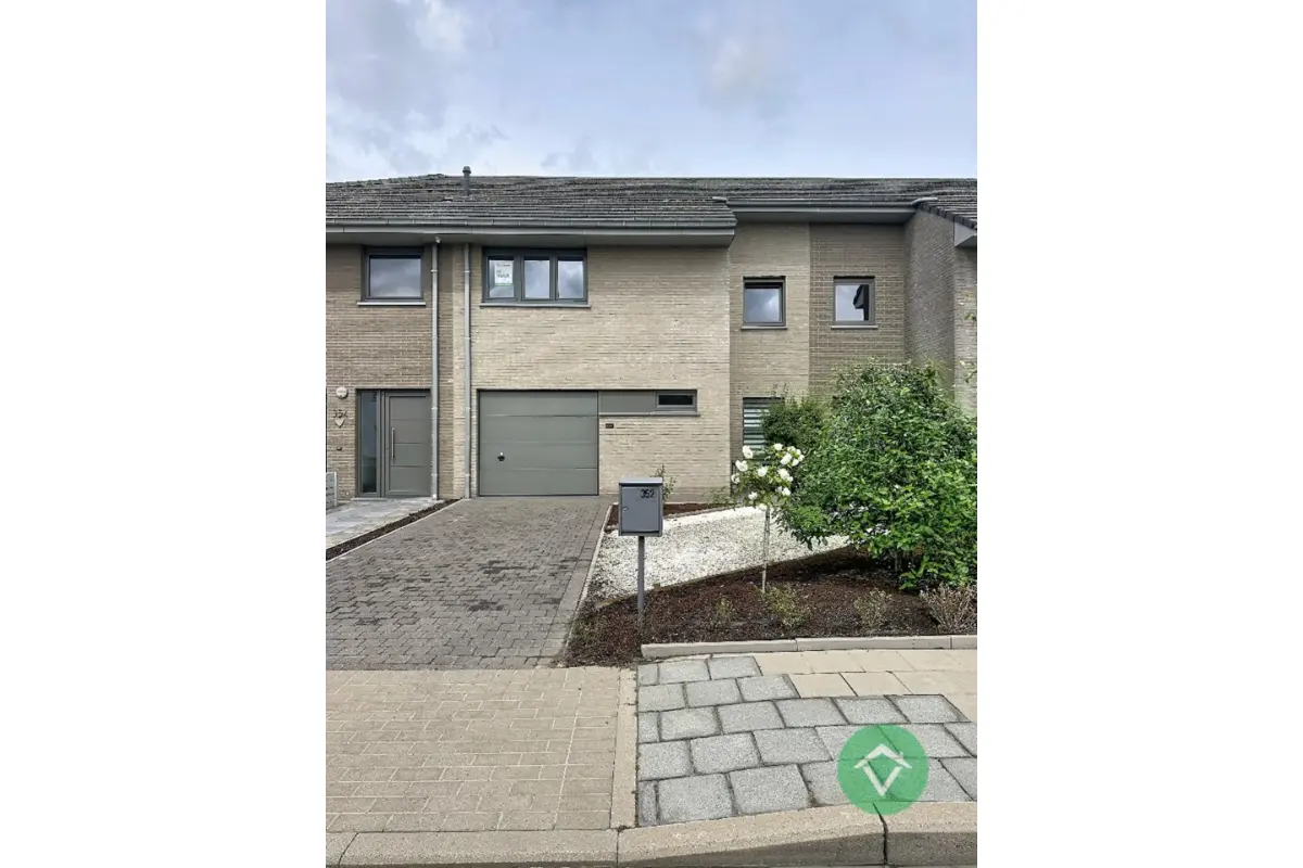 Huis te  huur in Eernegem 8480 980.00€ 3 slaapkamers 207.00m² - Zoekertje 785471