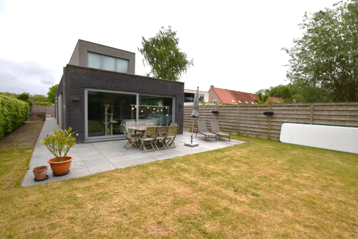 Huis te  huur in Oostkamp 8020 1395.00€ 3 slaapkamers 172.00m² - Zoekertje 786134