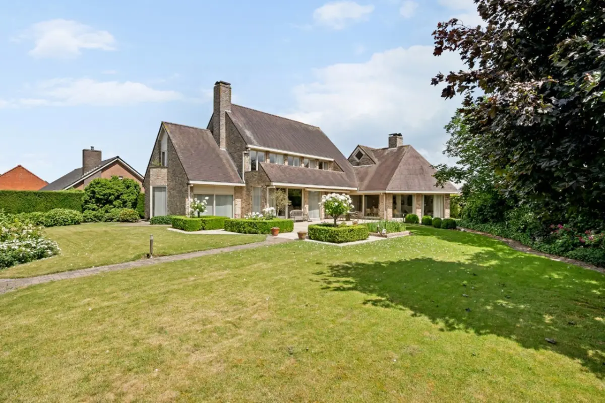Huis te  koop in Westrozebeke 8840 699000.00€ 5 slaapkamers 644.00m² - Zoekertje 786022