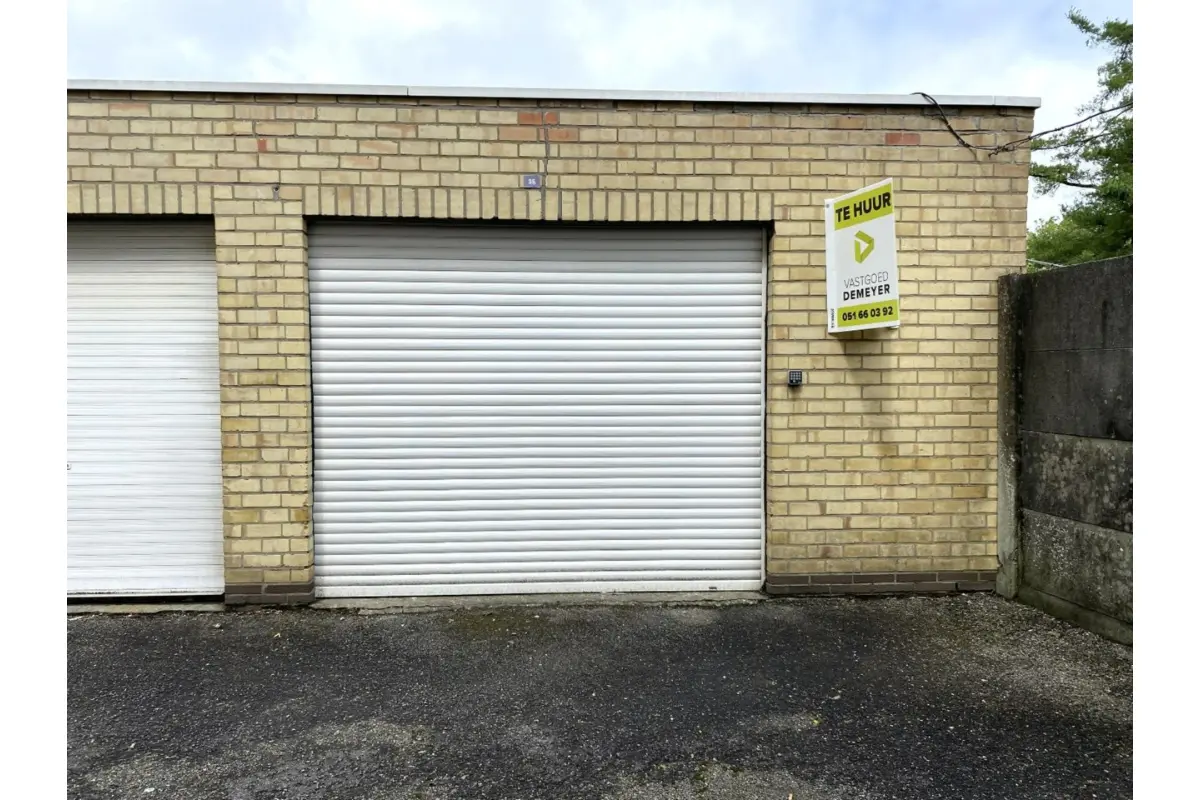 Parking & garage te  huur in Roeselare 8800 90.00€  slaapkamers m² - Zoekertje 786446