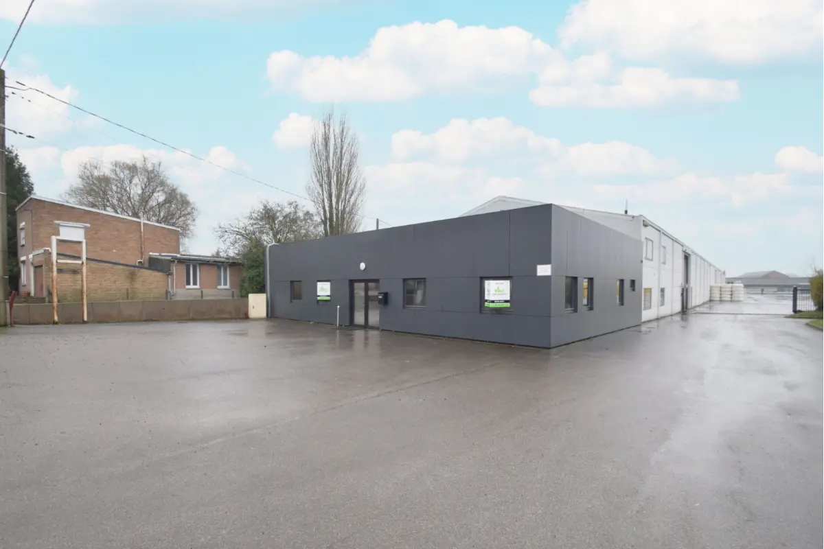 Handelszaak te  huur in Poperinge 8970 1550.00€  slaapkamers 200.00m² - Zoekertje 786316