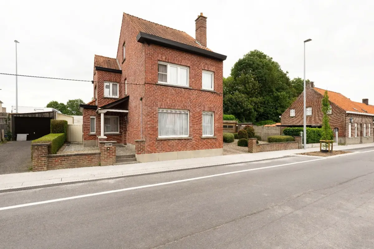 Huis te  koop in Pittem 8740 235000.00€ 2 slaapkamers 208.00m² - Zoekertje 786445