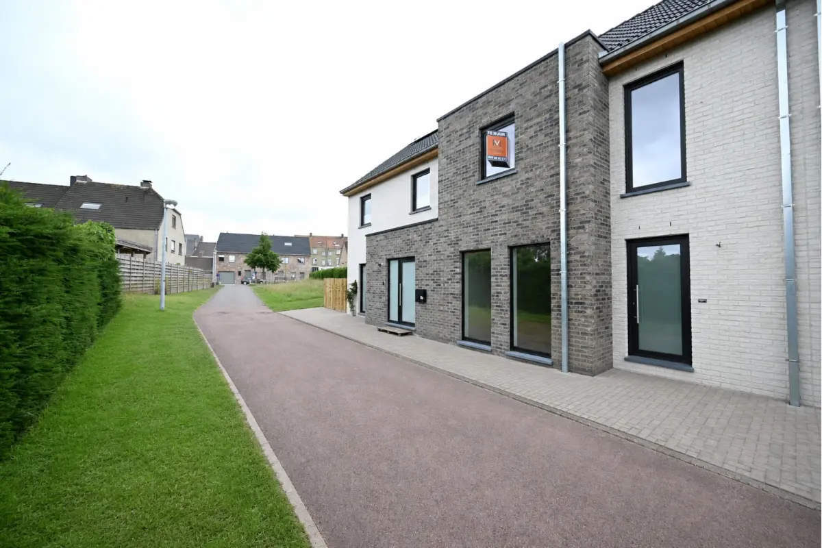Huis te  huur in Assebroek 8310 1195.00€ 3 slaapkamers m² - Zoekertje 786663