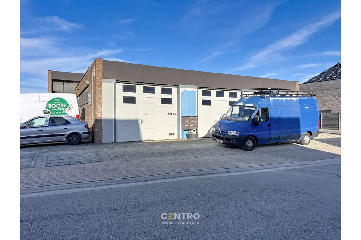 Handelszaak te  huur in Roeselare 8800 375.00€  slaapkamers 75.00m² - Zoekertje 786796