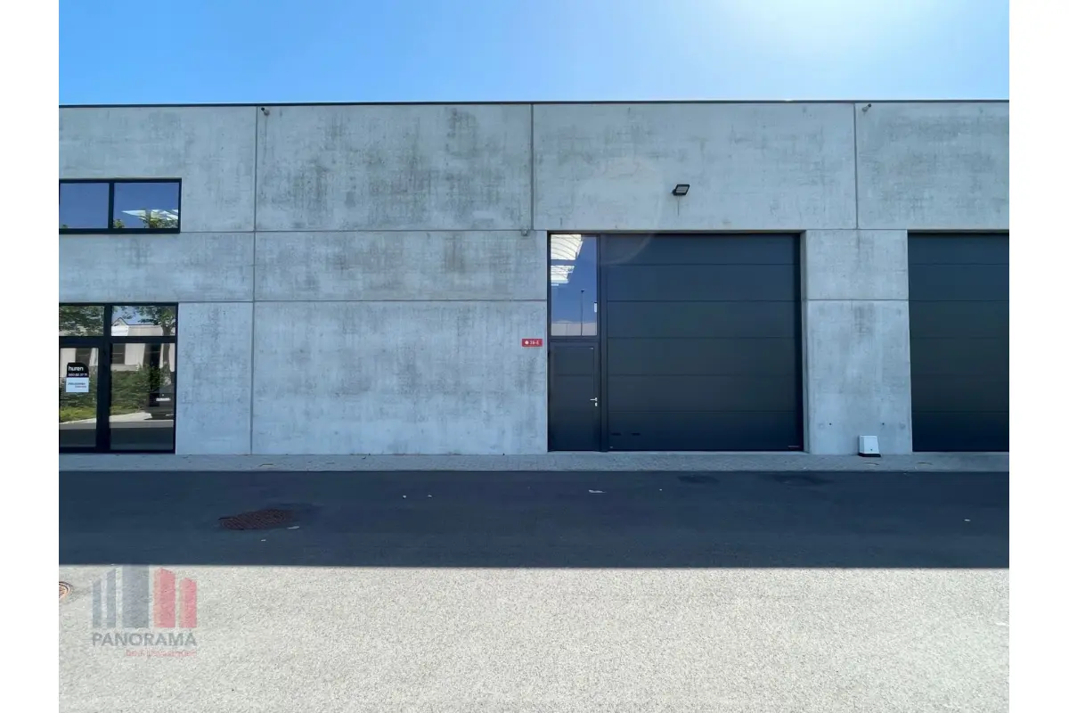 Handelszaak te  huur in Jabbeke 8490 840.00€  slaapkamers 200.00m² - Zoekertje 787648