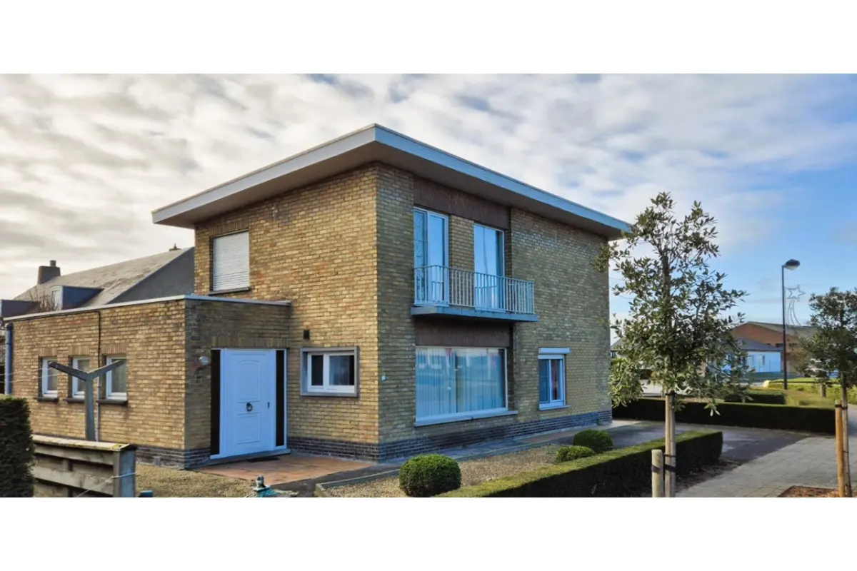 Huis te  in Zedelgem 8210 279000.00€ 3 slaapkamers 188.00m² - Zoekertje 787312