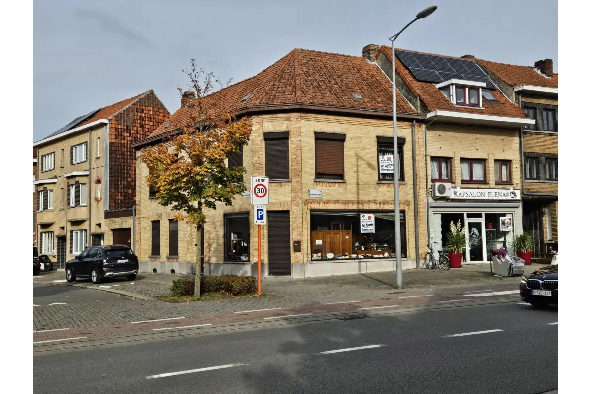 Huis te  in Kortrijk 8500 279000.00€ 5 slaapkamers 335.00m² - Zoekertje 787386