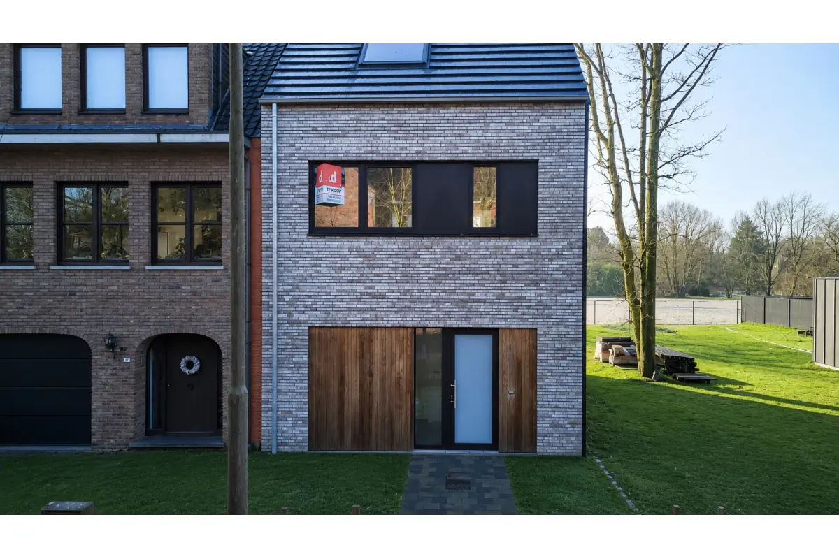 Huis te  in Brasschaat 2930 521345.00€ 4 slaapkamers 181.00m² - Zoekertje 787861