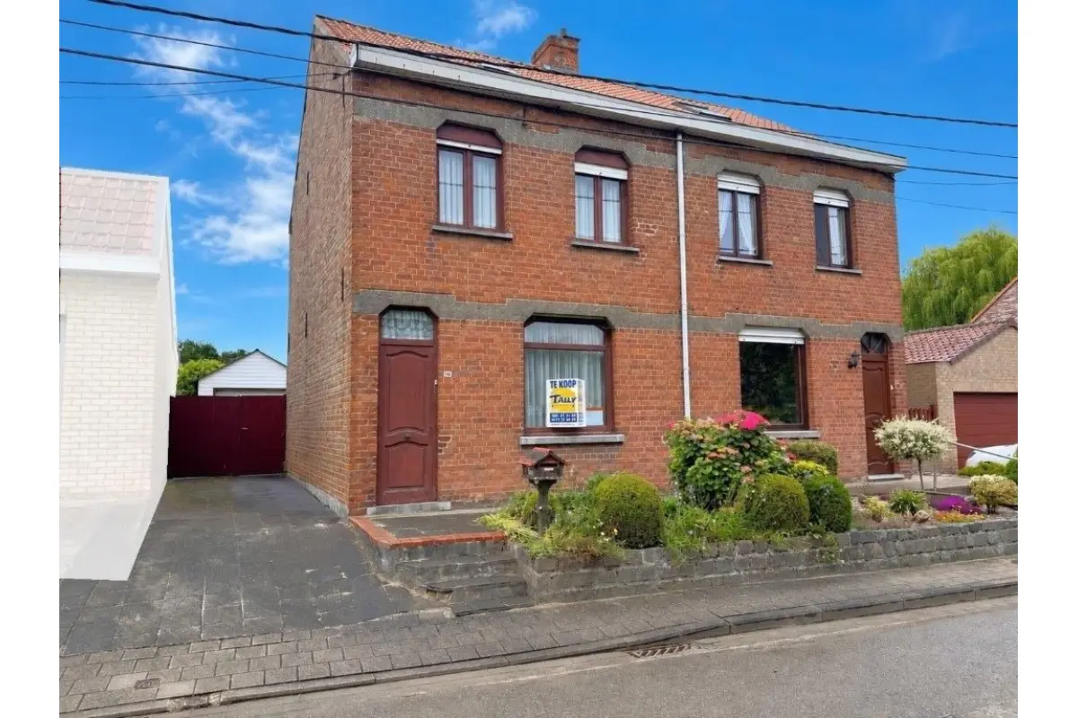 Huis te  koop in Hollebeke 8902 129000.00€ 2 slaapkamers 110.00m² - Zoekertje 788116