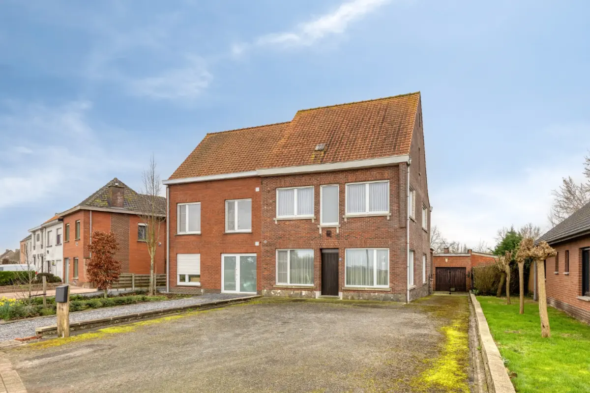 Handelszaak te  koop in Staden 8840 239000.00€ 3 slaapkamers 237.00m² - Zoekertje 788876