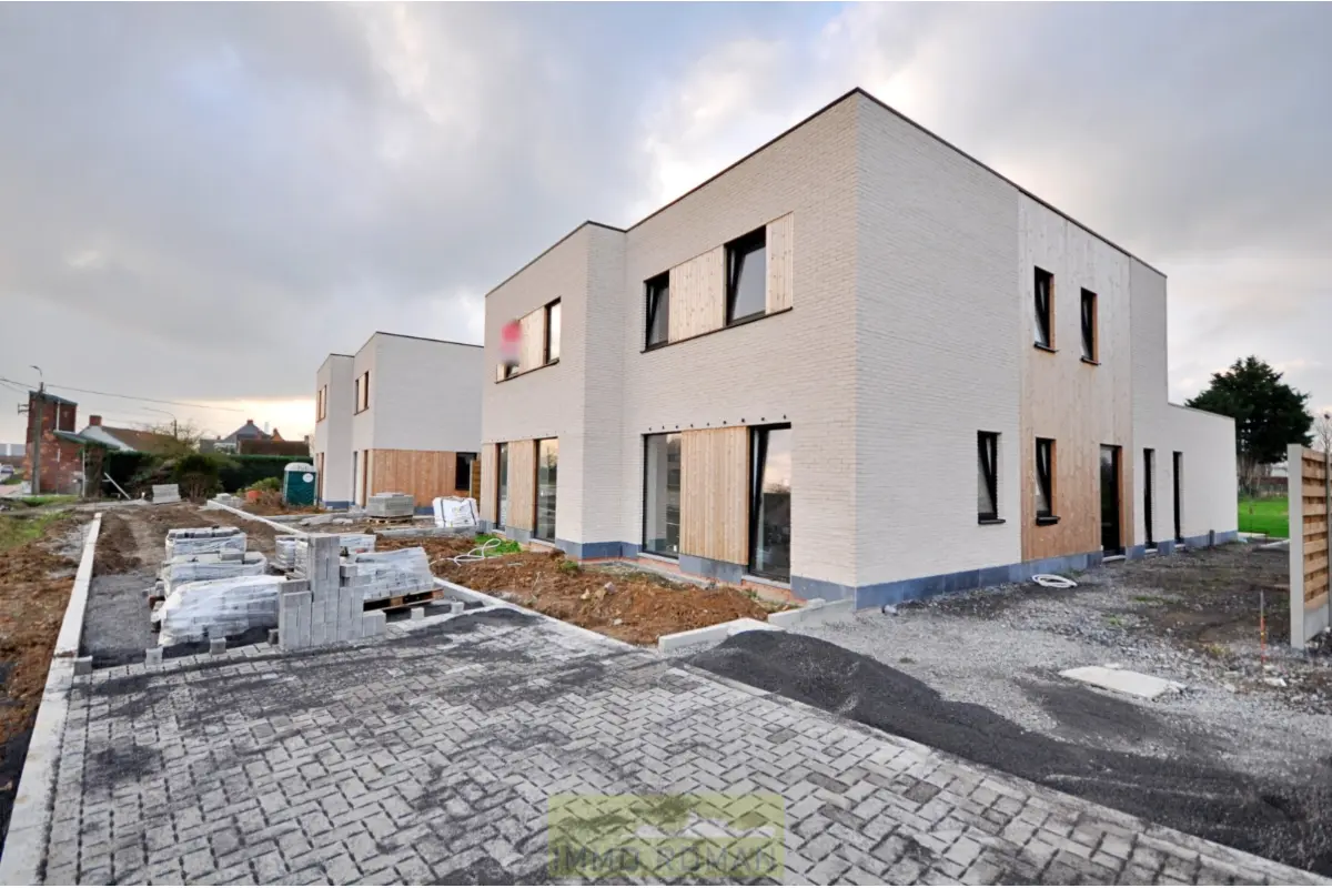 Huis te  koop in Avelgem 8580 415000.00€ 3 slaapkamers 180.00m² - Zoekertje 788871